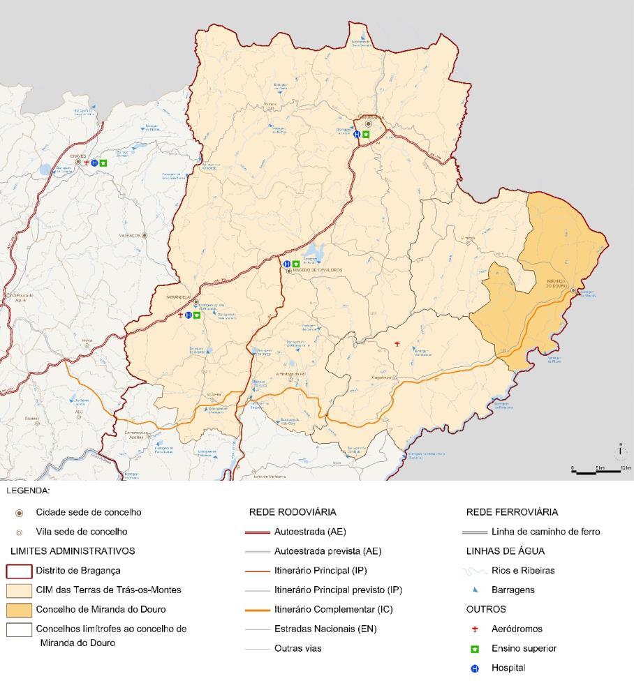 2. ENQUADRAMENTO TERRITORIAL 2.1 Enquadramento regional O concelho de Miranda do Douro possui uma área aproximada de 487 km², repartida por 13 freguesias e cerca de 7.482 habitantes (2011 5 ).