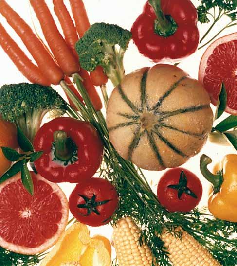 Nos alimentos consumidos por humanos, centenas de carotenóides foram identificados, mas apenas alguns são ingeridos em quantidades significativas (mg).