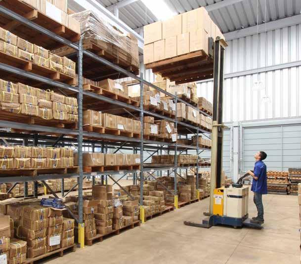 internacionais, sempre se preocupa em manter um estoque organizado, atualizado, separado por lotes, permitindo a rotatividade e fácil identificação dos produtos armazenados.