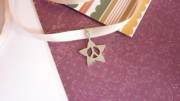 Pingente Estrela da Paz Os Pingentes vêm em embalagem de caixinha personalizada com mensagem personalizada para