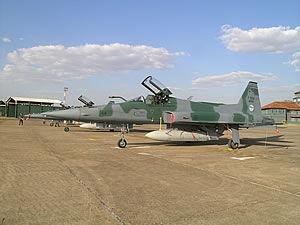 O Mirage 2000 não tem a tão esperada capacidade BVR ativa como desejamos, não possui casulos para direção de tiro e guerra eletrônica, como também poucos equipamentos eletrônicos que contribuiriam