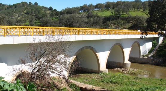 Ponte sobre a Ribeira de Limas, PORTUGAL EP - Estradas de