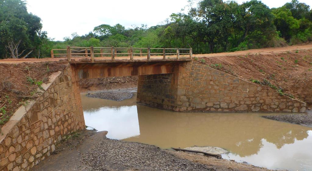 Alargamento de 8 Pontes Existentes, Troço M Banza Congo / Noqui, Zaire, ANGOLA TECNOVIA Angola Sociedade de Empreitadas 2012 Élargissement
