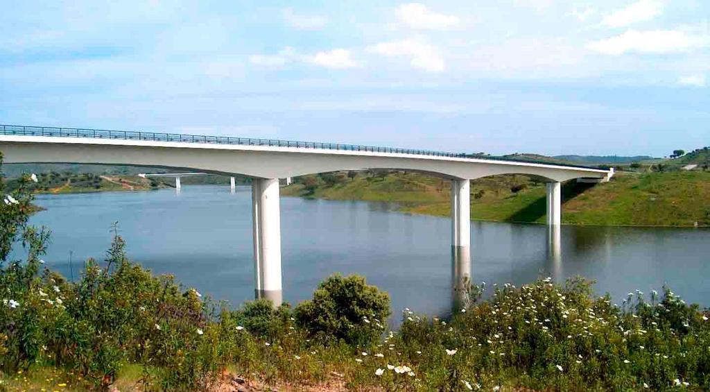 Ponte sobre a Ribeira da Amieira, PORTUGAL EDIA - Empresa de Desenvolvimento e Infra-estruturas do Alqueva 2001 Pont sur la Rivière