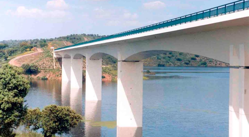 Ponte sobre a Ribeira do Degebe, PORTUGAL EDIA - Empresa de Desenvolvimento e Infra-estruturas do Alqueva 2001 Pont sur la Rivière