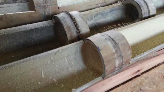 Durante a produção e colocação do concreto, houve uma diiculdade em se obter uma mistura homogênea, pois a argila expandida icou suspensa.