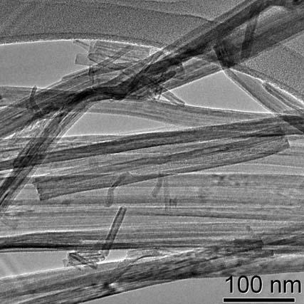 A figura 33 mostra o EDS de uma região de nanofitas e que há presença de