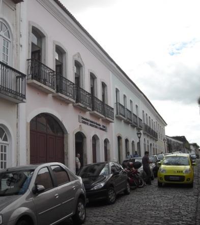 64 Segundo o guia de arquitetura e paisagem São Luís: Ilha do Maranhão e Alcântara (JUNTA DE ANDALUCIA, 2008), a edificação é composta por quatro sobrados, sendo que três deles datam do século XIX,