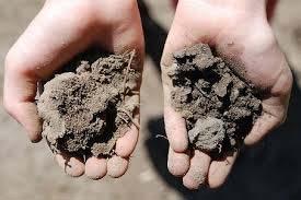 SOLOS Materiais da crosta terrestre que servem de suporte, podendo ser arrimados, escavados ou perfurados, e que devido ao seu