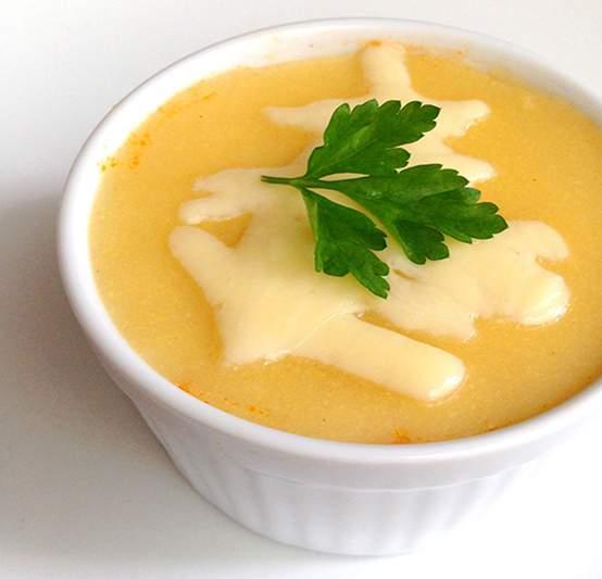 Polenta Cremosa com Nutren Senior 1 colher (chá) de manteiga ½ xícara (chá) de fubá ½ colher (chá) de sal 6 colheres (sopa) rasas de Nutren Senior Pó (55g) 1 colher (sopa) de queijo parmesão ralado