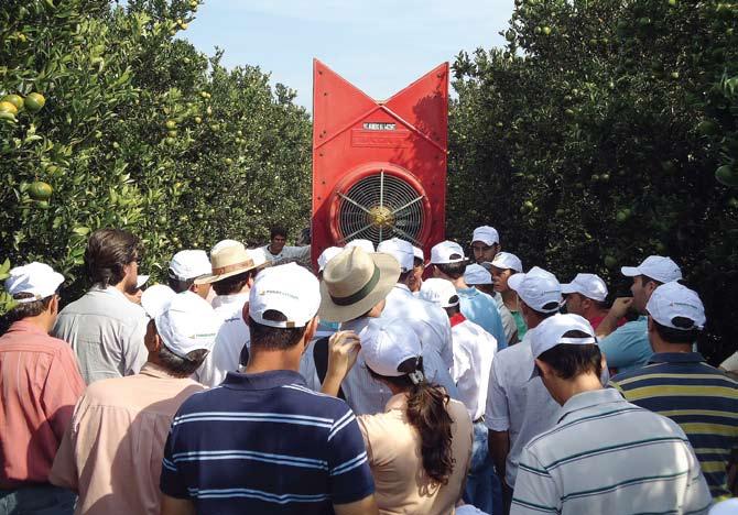 Sucesso: grande participação nos Dias de Campo Com foco na melhoria e aprimoramento das práticas no campo, o Fundecitrus capacitou 1.088 pessoas somente nos Dias de Campo em 2011.