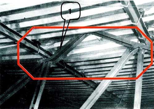 Figura 2: Mostra a flambagem global de uma diagonal composta de uma treliça. A estrutura foi projetada para a cobertura de um Shopping Center.