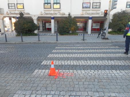 LOCALIZAÇÃO dos km 11º, 12º, 13º e 14º 11º km Na Avenida Dinis Miranda 0,75m antes do final