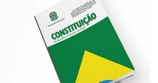 A Legislação do exercício da enfermagem O exercício de qualquer trabalho, oficio ou profissão está regulamentado pela Constituição (art.