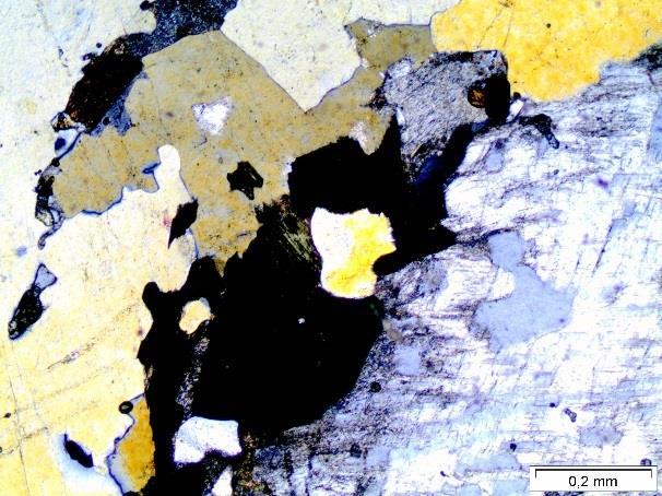 Tabela 3.2 Composição mineralógica modal dos termos quartzíticos das rochas supracrustais granulitizadas SCG.