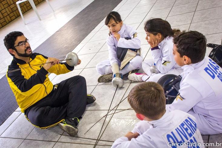 conseguindo nosso espaço no cenário da esgrima nacional e torcemos para que mais iniciativas como essa, que mesclam esgrima com empreendedorismo, nasçam em nosso país, colaborando assim para o