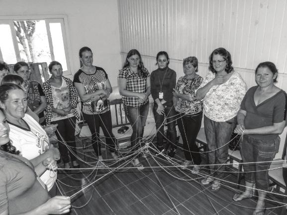 [ ] Da mesma forma, precisamos criar oportunidades iguais para que as mulheres e jovens participem ativamente nas unidades de produção, tanto nos processos produtivos, quanto na comercialização e