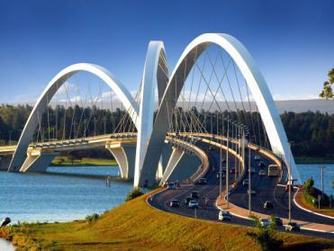 Ponte em Brasília Setores de atuação: Estruturas Metálicas,