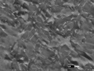 118 (a) 4.4.2.3 Micrografia obtida por Microscópio Eletrônico de Varredura do CPW800 envelhecido a 125ºC com tempo de 300.000 s com aumento de: (a) 1000x e (b) 5000x. (b) 4.4.3 Analise da superfície polida para temperatura de envelhecimento de 180ºC As Figura 4.