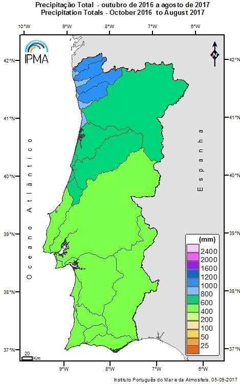 No anexo I apresentam-se para alguns locais do território, gráficos com os valores de precipitação acumulada mensal e normal mensal, para os anos hidrológicos 2004/2005, 2011/2012, 2015/16 e 2016/17.
