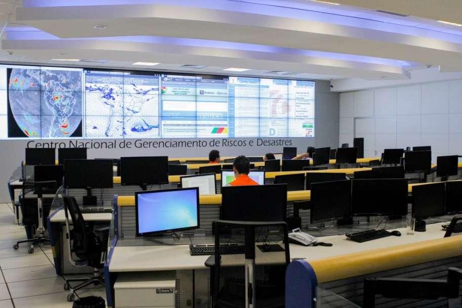 Centro Nacional de Gerenciamento de Riscos e Desastres Equipe multidisciplinar para gestão