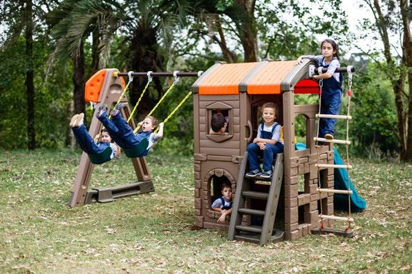 O playground estimula a auto estima, a vencer o medo, a ter sonhos e aspirações. Dá espaço para as tentativas, sem a preocupação do acerto e do erro.