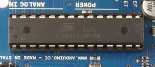 Microcontroladores ARDUINO microcontrolador ATMEL ATMEGA328 : família AVR(Microchip), 8 bits, arquitetura RISC 32 KB de Flash,