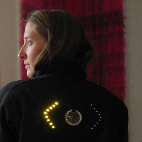 Arduino : projectos diversos LilyPad Example: LED Biking Jacket