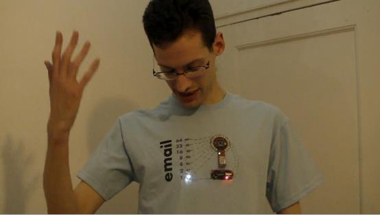 Arduino : projectos diversos T-shirt modded to let you know when you have new emails
