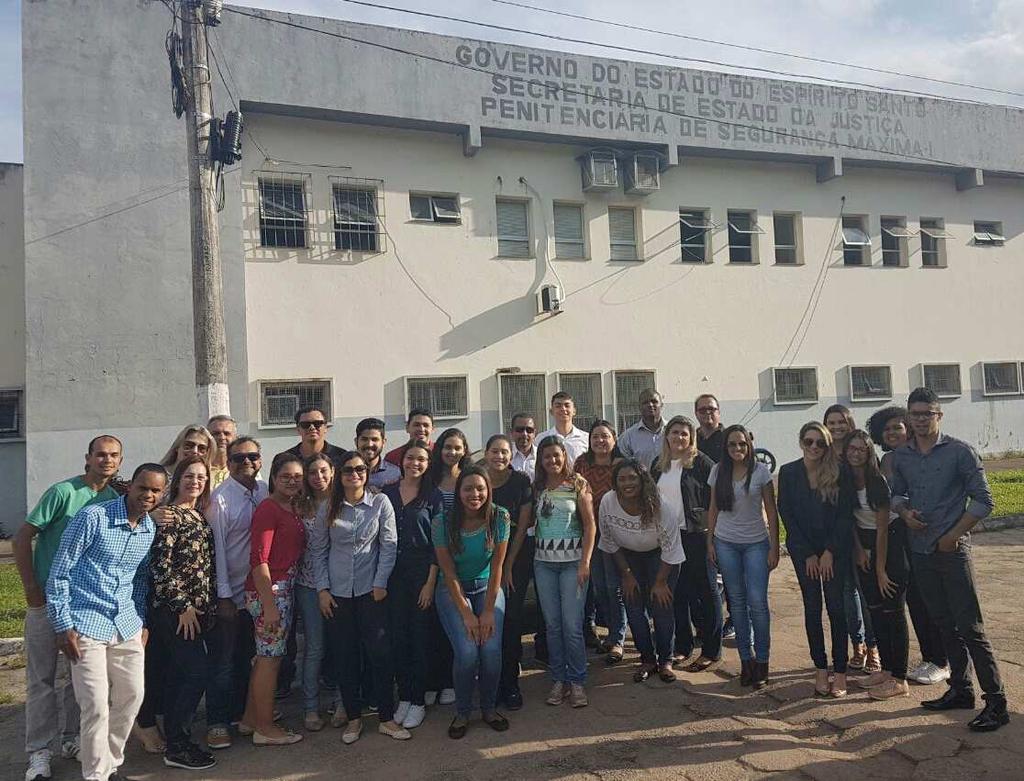 Direito No dia 22 de setembro, os alunos do 9º período de Direito realizaram uma visita técnica no Complexo Penitenciário de Viana, acompanhados pelo professor Guilherme Simon Lube e a coordenadora