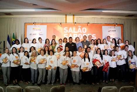 RECEITAS QUE SÃO ARTE Receitas de alunos de Gastronomia fazem parte de cartilha com pratos à base de carne suína Na última terça-feira (25/11), durante a Feira Sabores, no Centro de Convenções de