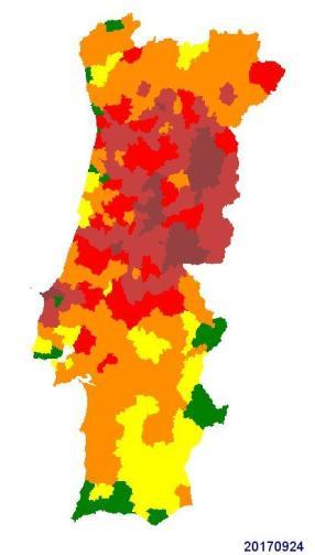 (a) (b) (c) (d) (e) (f) (g) Figura 10 - Mapas diários, por concelho, de classes de percentil do IOT25 em setembro. (a) dia 2, (b) dia 3, (c ) dia 7, (d) dia 8, (e) dia 9, (f) dia 15, (f) dia 24.