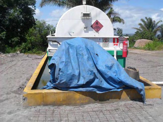 Foto 35: Centro de Distribuição de Cimento da Votorantim, tanque de diesel