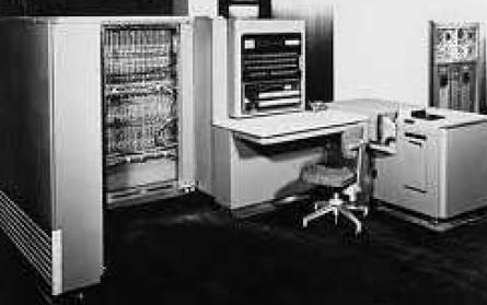 IBM 701 1953; Primeiro