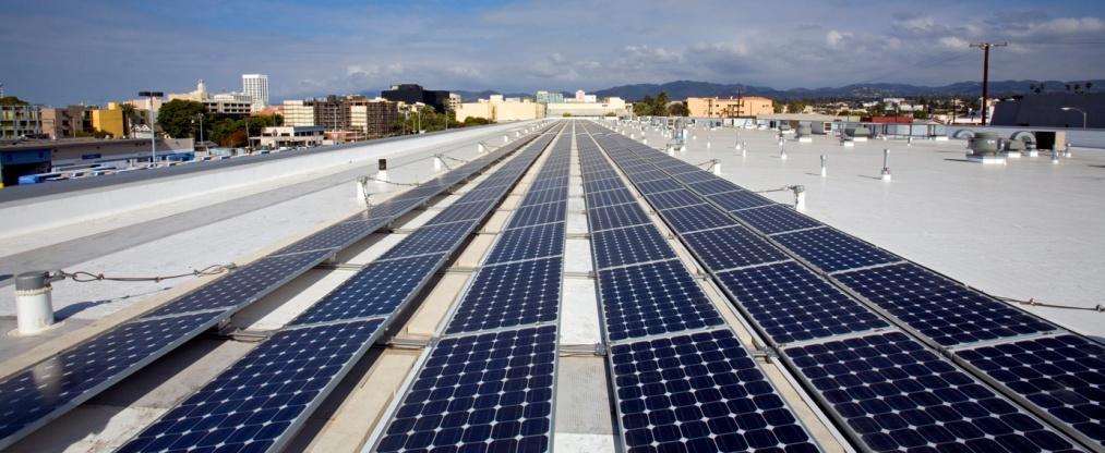 MERCADO SOLAR Análise Sectorial Mercados Específicos PORTUGAL O Governo anunciou o objectivo de ter uma capacidade instalada em energia solar de 1.500 MW até 2020.
