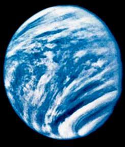 Superfícies planetárias VÊNUS PARÂMETROS ORBITAIS Vênus Terra Vênus/Terra Semieixo maior (106 km) 108,21 149,60 0,723 Período orbital sidereal (dias) 224,701 365,256 0,615 Luz visível Periélio (106