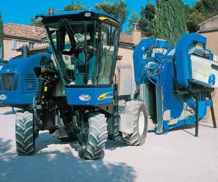 Acoplar e desacoplar a cabeça de vindima: uma pessoa, nenhuma chave, em 10 minutos Com o auxílio da tecnologia Braud, a New Holland desenvolveu um sistema revolucionário e patenteado, permitindo a um