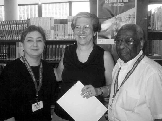 FNLIJ recebe Delegação Americana de Bibliotecários A equipe do PROLER de Manaus também teve a oportunidade de receber a Delegação Americana, por sugestão da FNLIJ.