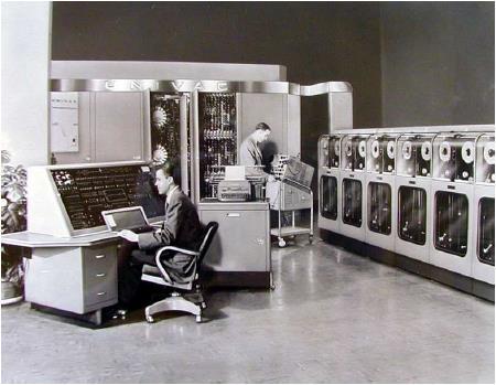 UNIVAC - 1951; Versão comercial do ENIAC; ganhou fama por prever
