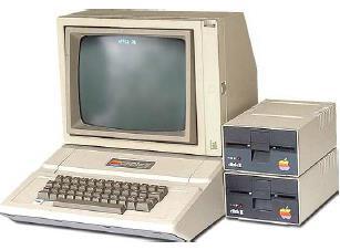 Apple II 1977 Marco para a quarta geração dos computadores; Uso de microprocessador;