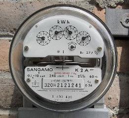 CLASSIFICAÇÃO DE GRANDEZAS Grandezas escalares Aquelas que são representas somente com números Aquelas que não tem direção ou sentido Exemplos: Tempo, temperatura, massa, comprimento, energia, etc.