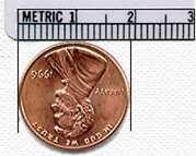 Aula 1: Algarismos significativos Nessa medida, o diâmetro da moeda é melhor expresso em termos de algarismos significativos e incerteza como sendo: a) 1 ± 1 cm