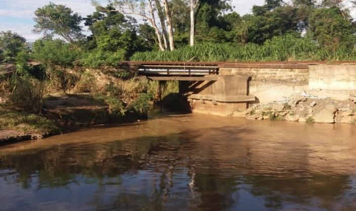 Via Permanente Plano preventivo de vazão de pontes ANTES ATUALMENTE Vão de 9,0 metros; Sem