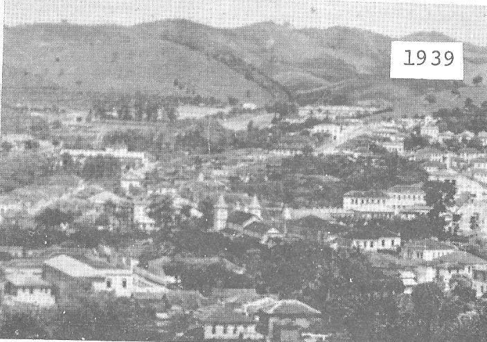 Em dezessete de fevereiro de 1955 a cadeia foi transformada no Grupo Escolar Edmundo Lins, inaugurado finalmente em