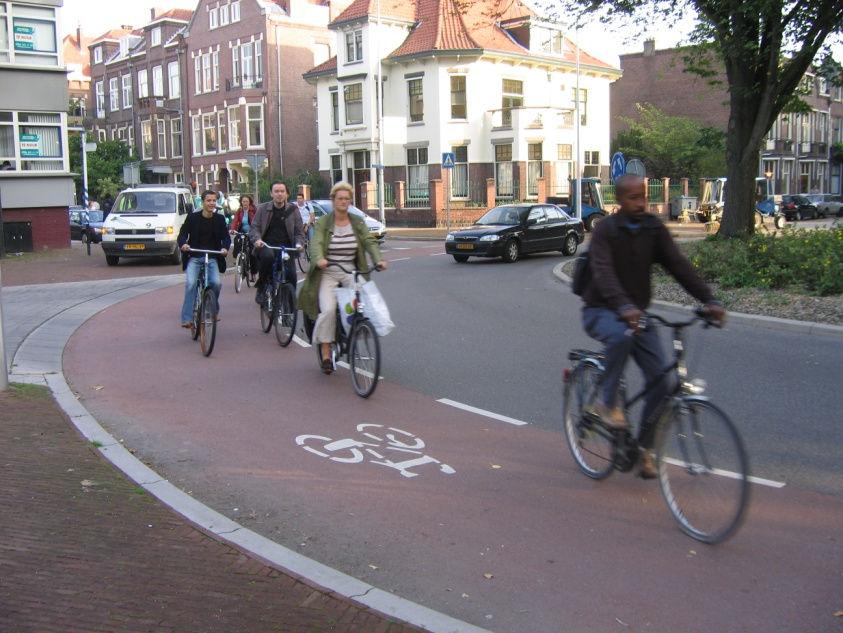 Roelof Wittink Psicólogo do Trânsito, Diretor Executivo da Interface for Cycling Expertise, ONG holandesa que coordena o Programa de Parcerias pela