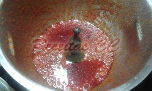 Acessórios Picador Misturador Ingredientes ½ cebola 2 dentes alho 30ml de azeite 250gr polpa tomate 5gr de açúcar 5gr sal 1