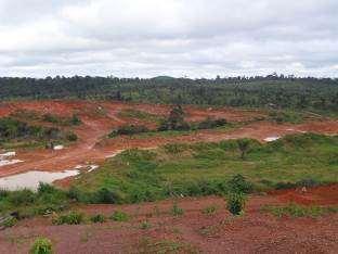 Foto 05: Área de empréstimo a jusante da Barragem da Vertente de Santo Antônio e fora do futuro reservatório.