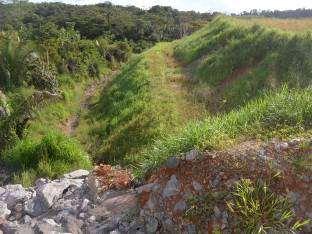 Fotos 69 e 70: Bota-fora da Pedreira do Rio Xingu.