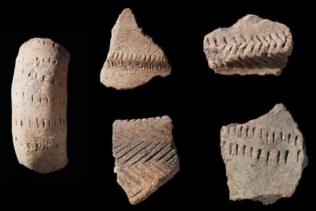 No grupo dos artefactos de pedra afeiçoada, além de elementos destinados a moagem (dormentes e moventes), um deles encontrado in situ (Fig.