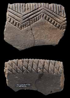 Fig. 53 Fragmento de bordo de taça Palmela com decoração incisa. Povoado pré-histórico de Carnaxide.